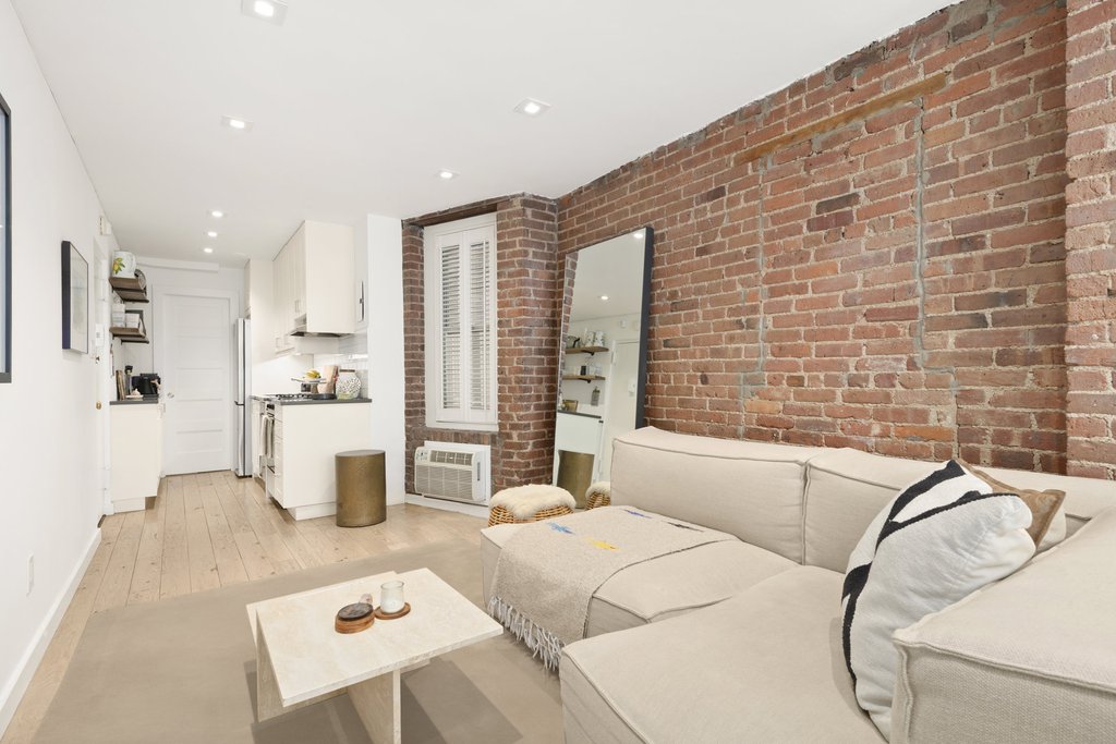 15 Jones Street, Unit 1G photo 2