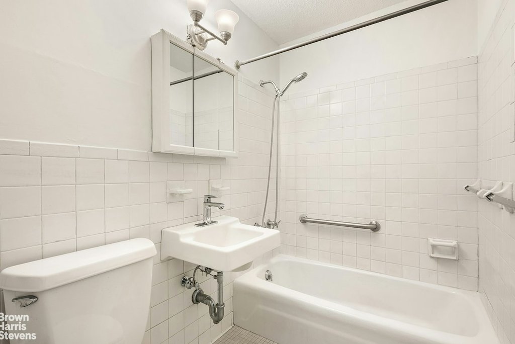 333 Pearl Street, Unit 2J photo 5