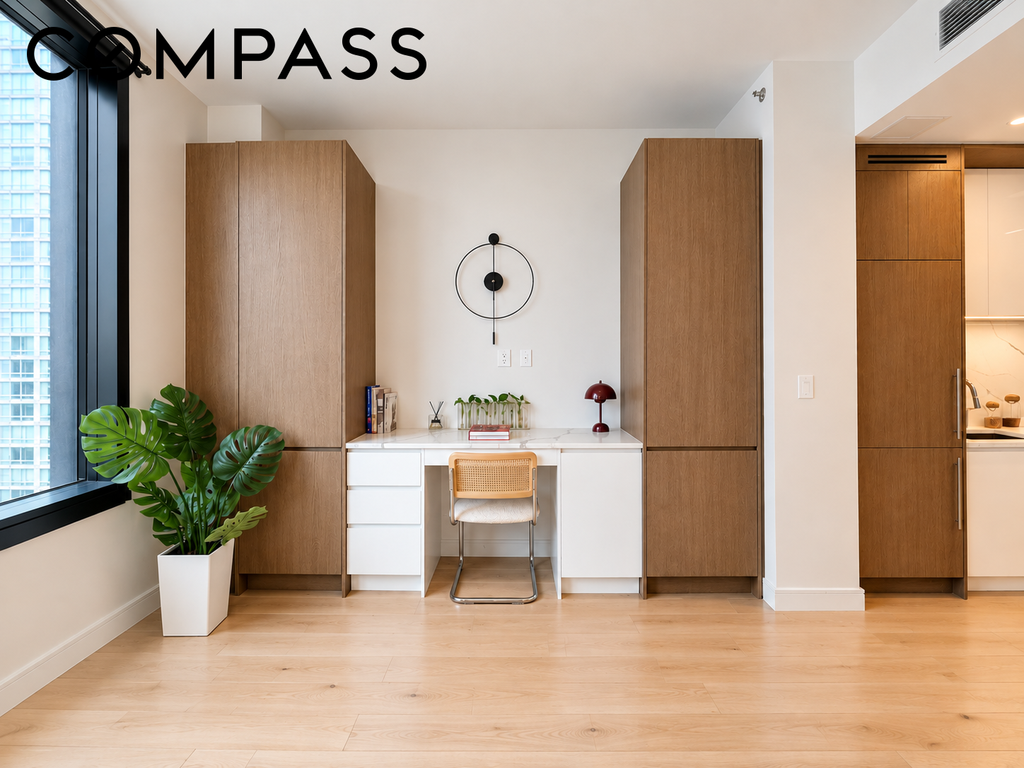 45-30 Pearson Street, Unit 18E photo 4