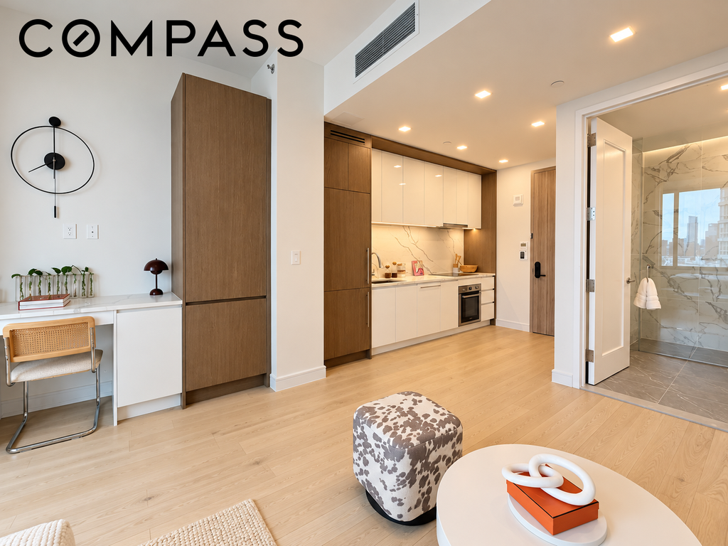 45-30 Pearson Street, Unit 18E photo 5