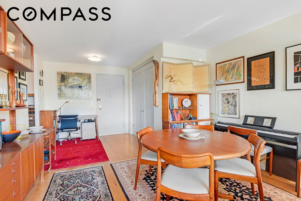 77 Seventh Avenue, Unit 16A photo 3