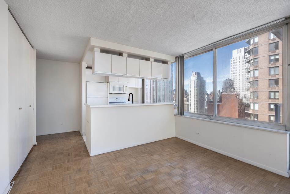 404 East 79th Street, Unit 22C photo 2