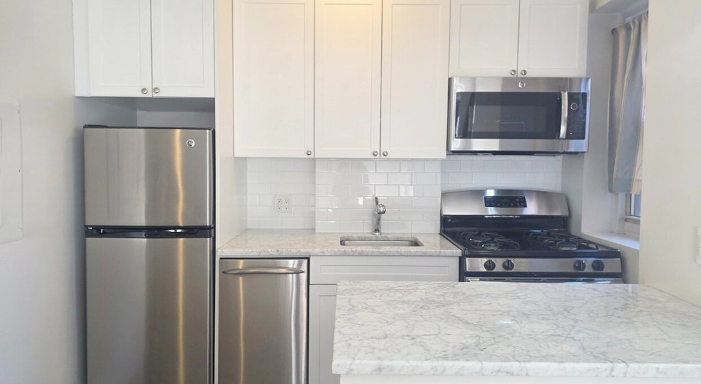 434 East 52nd Street, Unit 5C photo 4