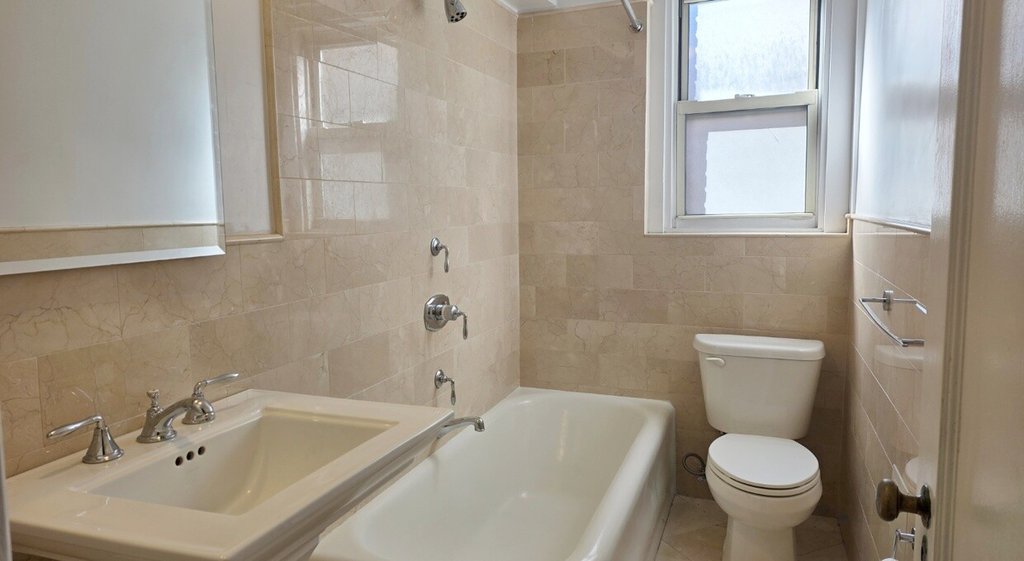 434 East 52nd Street, Unit 5C photo 5
