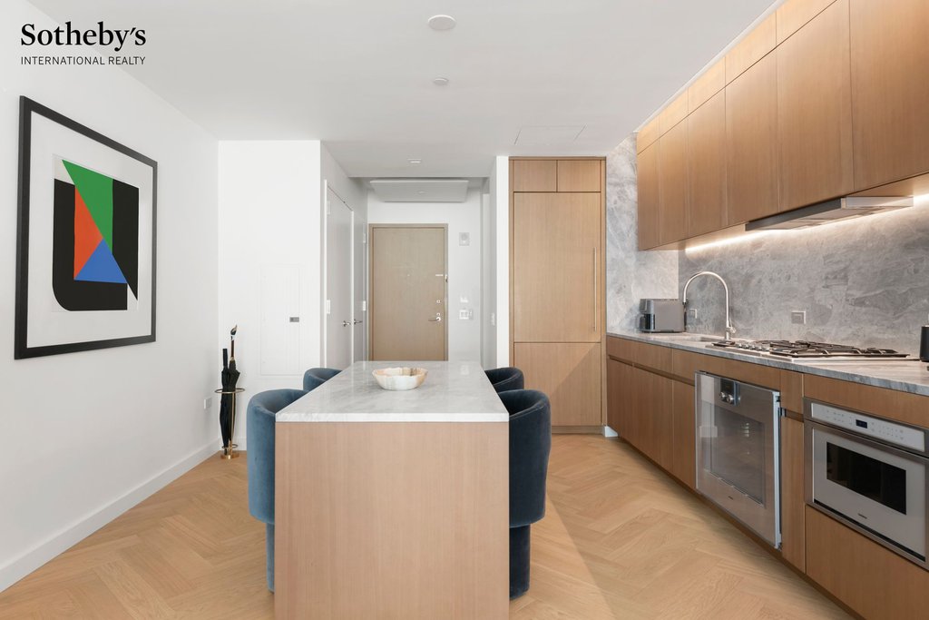 611 West 56th Street, Unit 2B photo 4