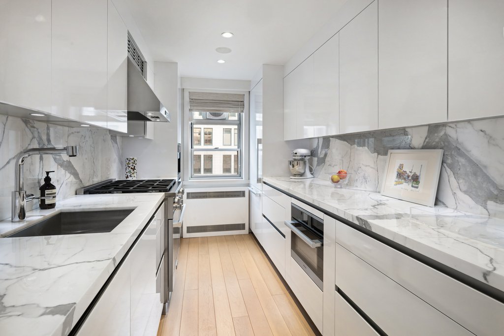 70 East 10th Street, Unit 19W photo 4