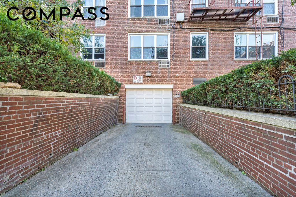5730 Mosholu Avenue, Unit 4E photo 9