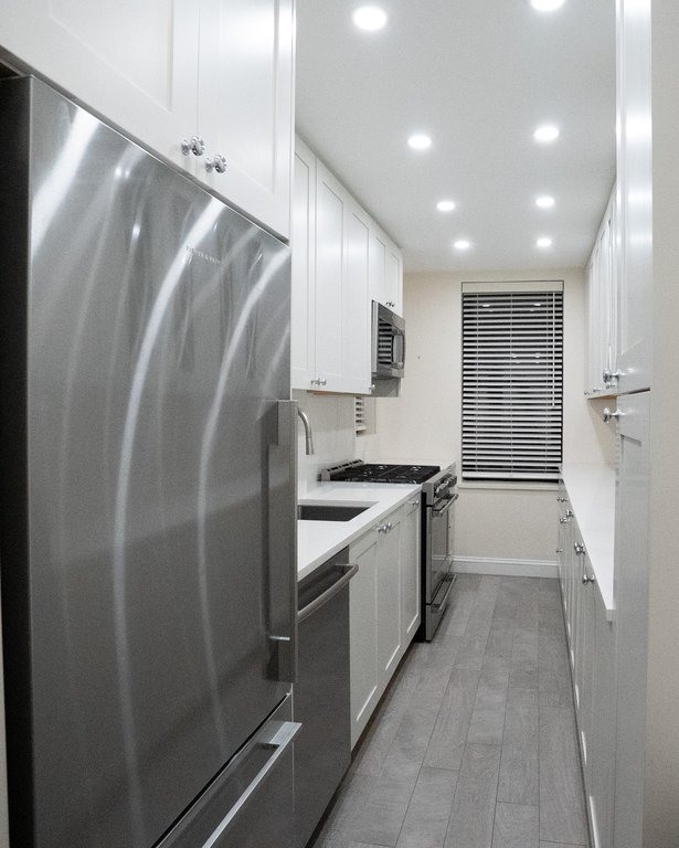 349 East 49th Street, Unit 4F photo 3