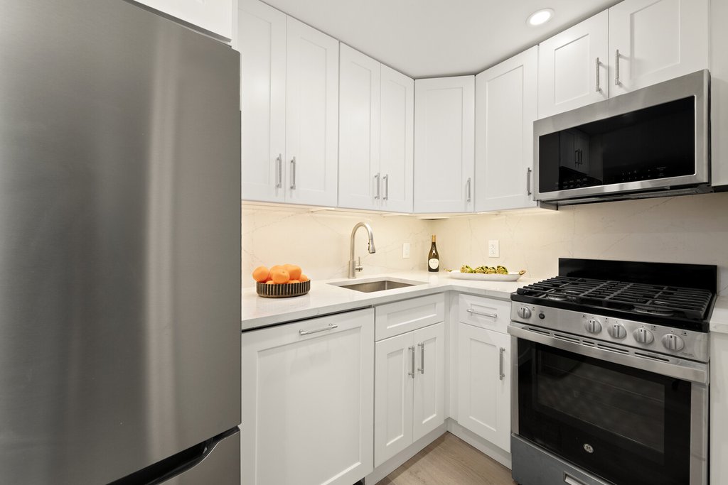 34 West 76th Street, Unit 10 photo 4