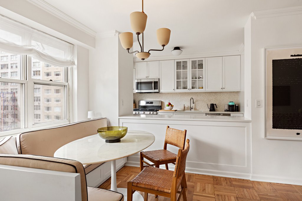 205 East 63rd Street, Unit 8D photo 2