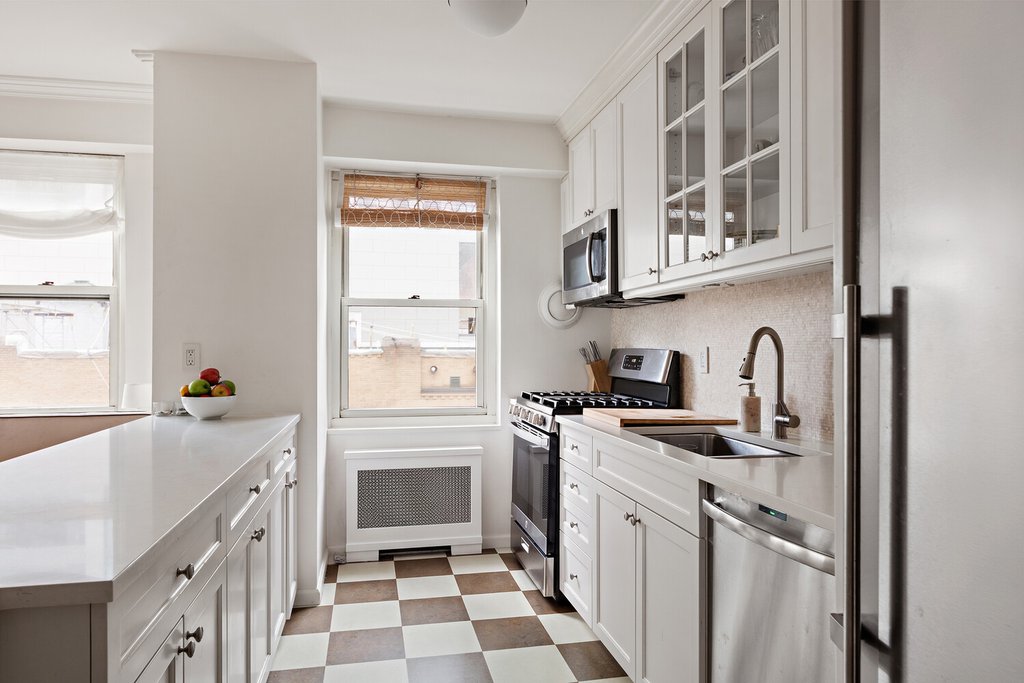 205 East 63rd Street, Unit 8D photo 3