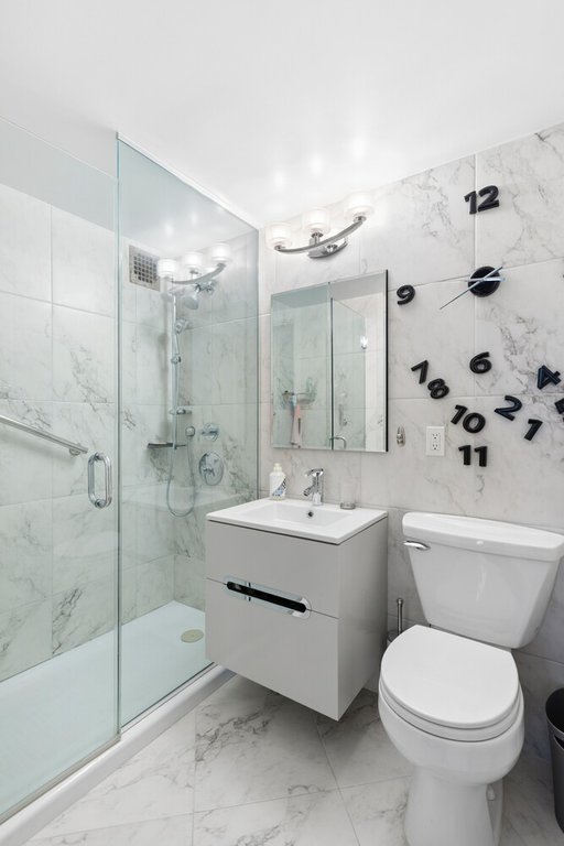 220 East 57th Street, Unit 12K photo 5