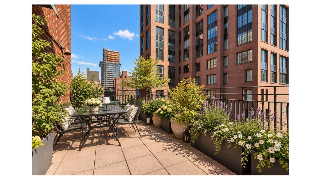 345 East 52nd Street, Unit 11B photo 3
