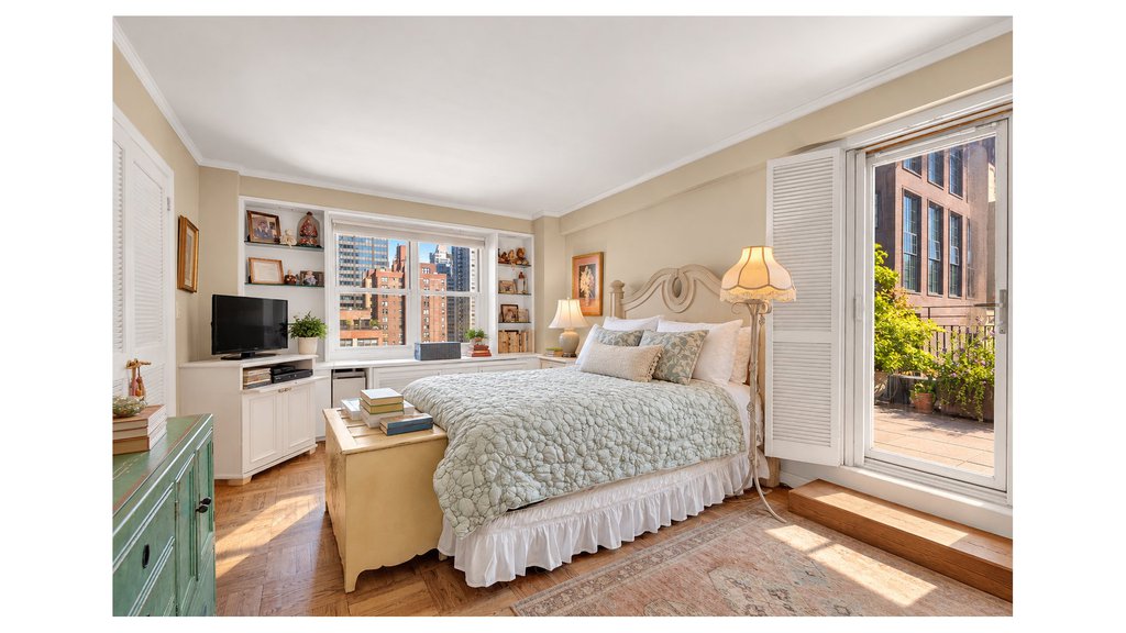 345 East 52nd Street, Unit 11B photo 5