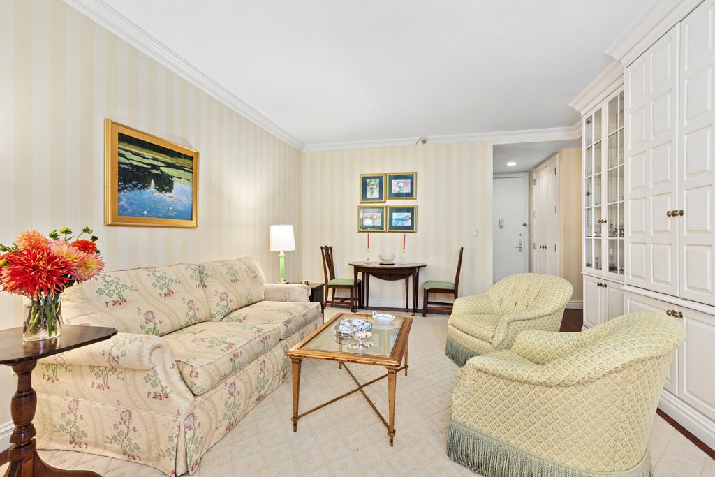 400 East 51st Street, Unit 6D photo 3