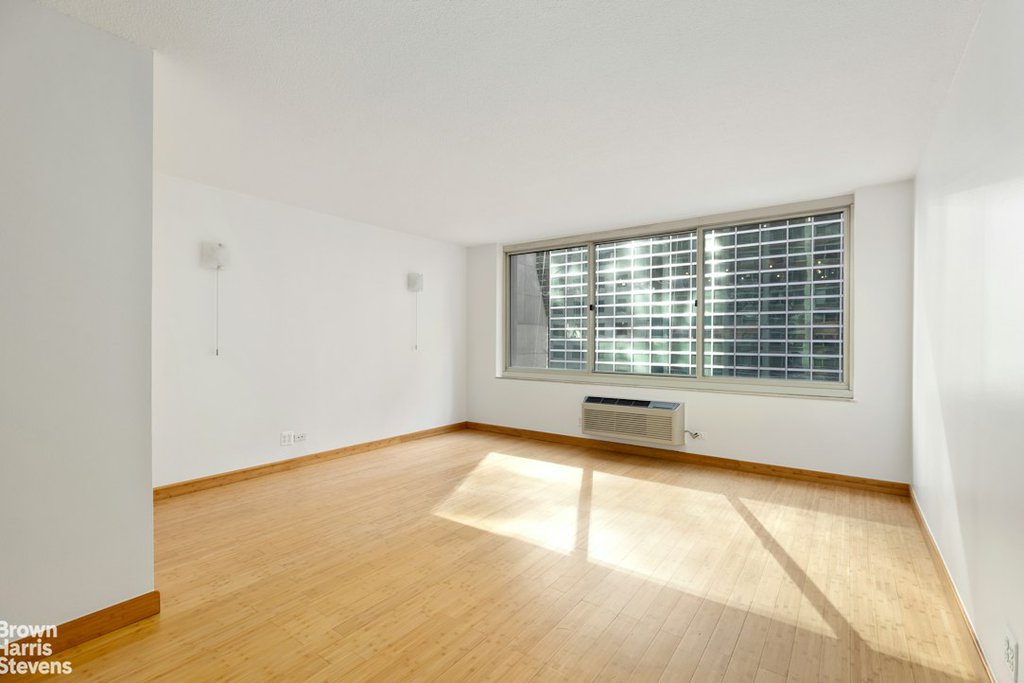 333 East 45th Street, Unit 7B photo 2