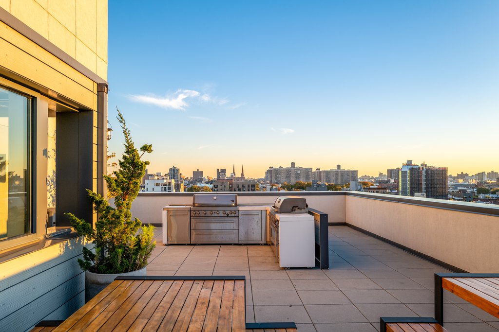 710 Metropolitan Avenue, Unit 1E photo 20