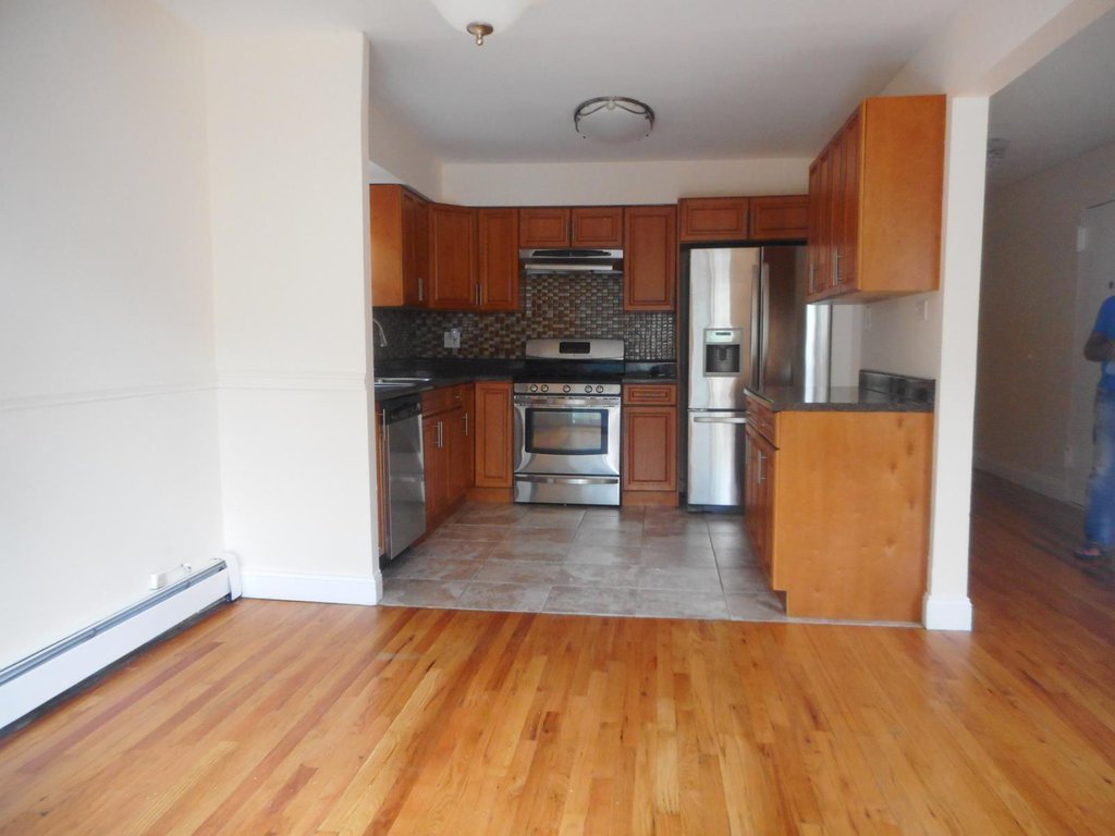 222 East 235th Street 2 Bronx Ny 10470 Bronx Apartments