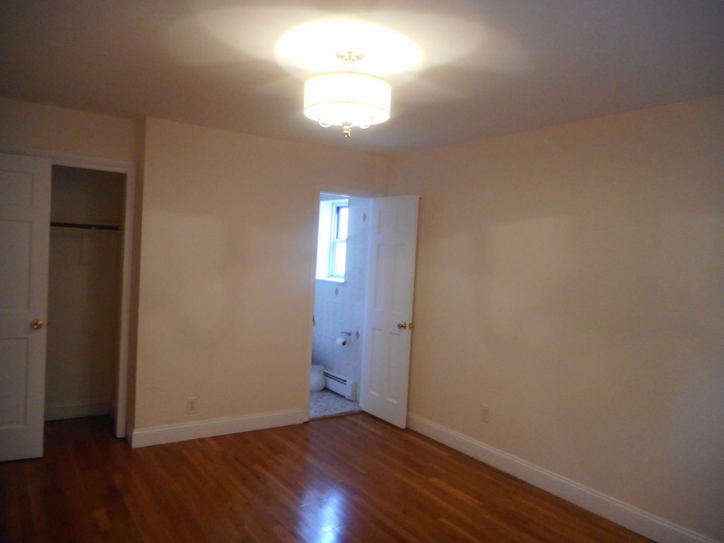 222 East 235th Street 2 Bronx Ny 10470 Bronx Apartments