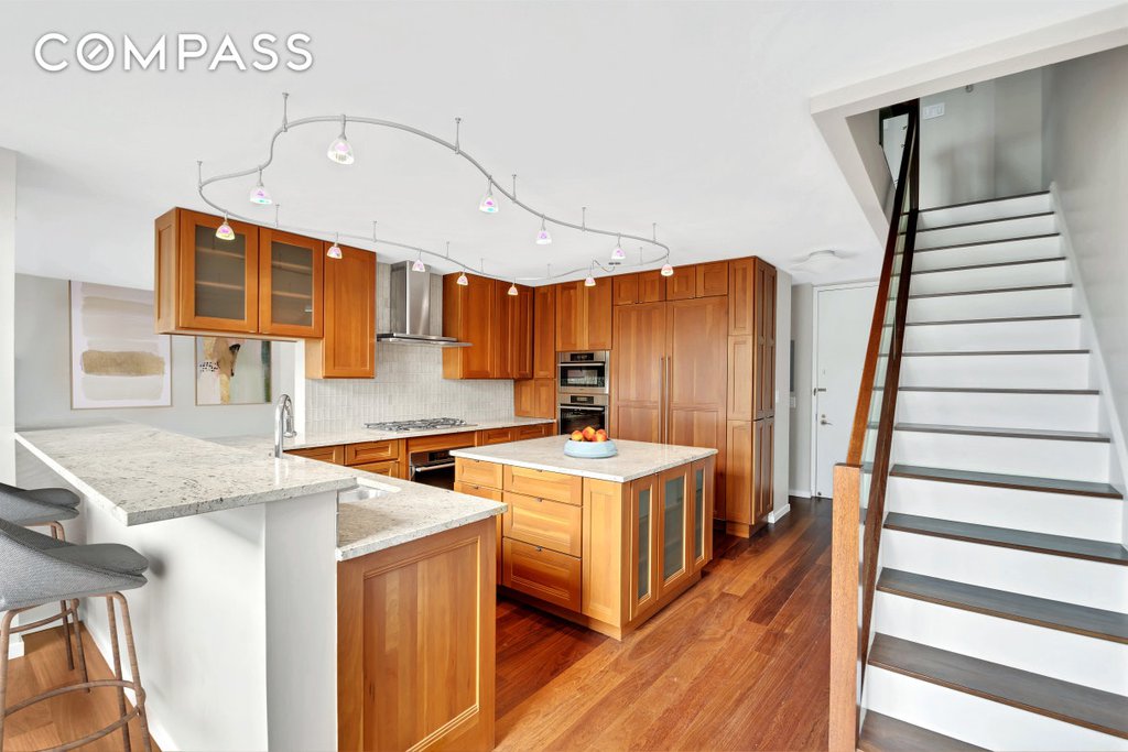 21 South End Avenue 613 New York Ny 10280 New York Condos